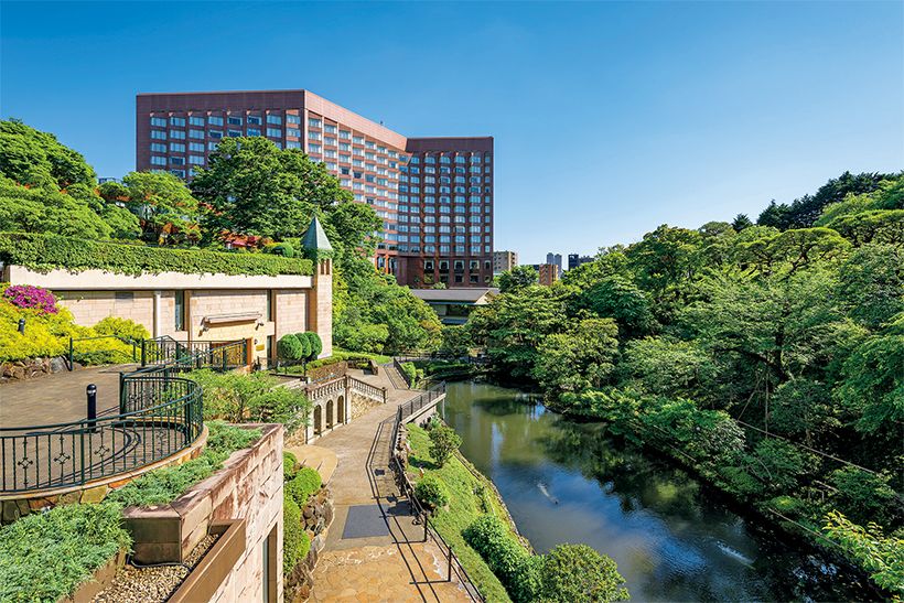 都心とは思えない、まるで森のような日本庭園を擁する「ホテル椿山荘東京」。喧噪とは無縁の、やすらぎに満ちた時間が流れます。