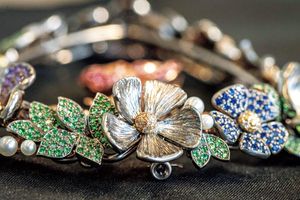 チタンを用いてドラマティックなハイジュエリーを生み出す先鋭的メゾン「ショパール」