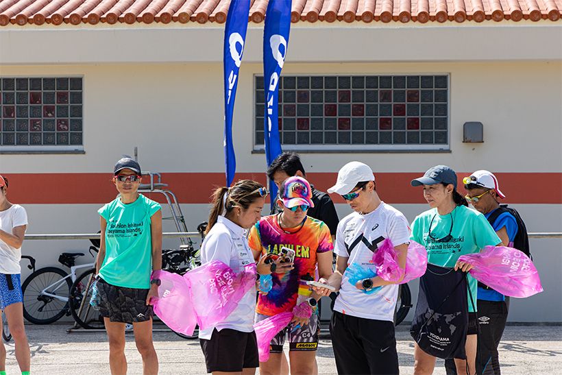 参加者は、アシックスが気候変動に対する取り組みとして4月30日までグローバルで実施している「ラン フォー リフォレステーション チャレンジ）」にも同時参加。専用アプリを使って5kmを完走・完歩すると、森林再生や生態系保護を行う国際的なNGO「ワン・トゥリー・プランテッド」を通して植樹される。「今日は参加者が28名だったので木が28本植えられるということで非常に大きなインパクトだと思います」（一ノ瀬メイさん）