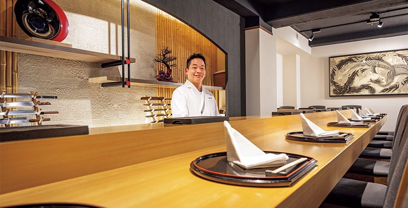 独学で鮨を学び、脂の多さに頼らない鮨を身上とする、ご主人の三原美穂さん。