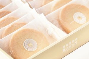 幸福の願いが込められた塩サブレ。優しい味わいで手土産にも喜ばれます