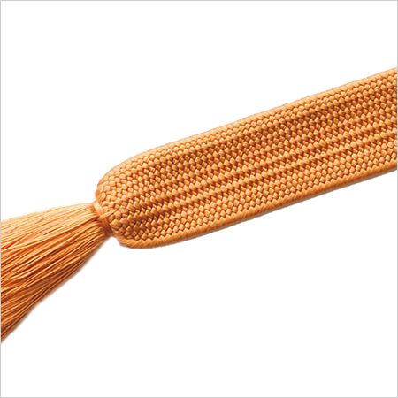 糸を十文字にくくったところ。それが見えるほうが表。