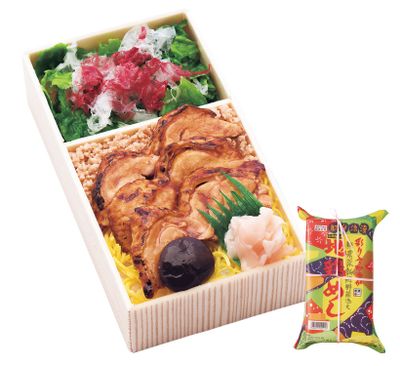 【長野県】フレッシュなサラダが嬉しい、老舗の鶏めし 信州地鶏めし