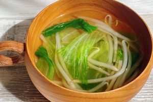 梅雨時の悩み「むくみ」を改善する、養生の知恵とスープ〔久保奈穂実さんのおいしい漢方レシピ〕