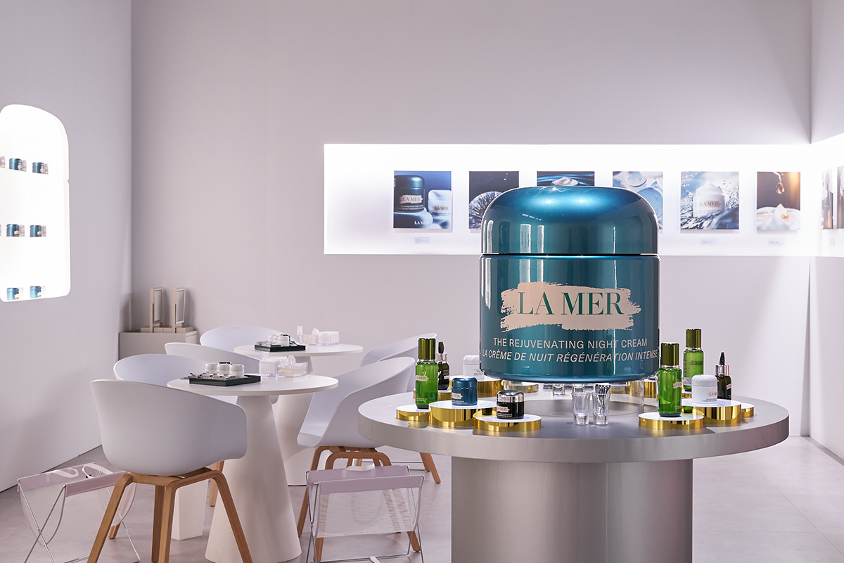 ラ・メールのファンが集う特別イベントへ。“名品クリーム”で夜も昼も