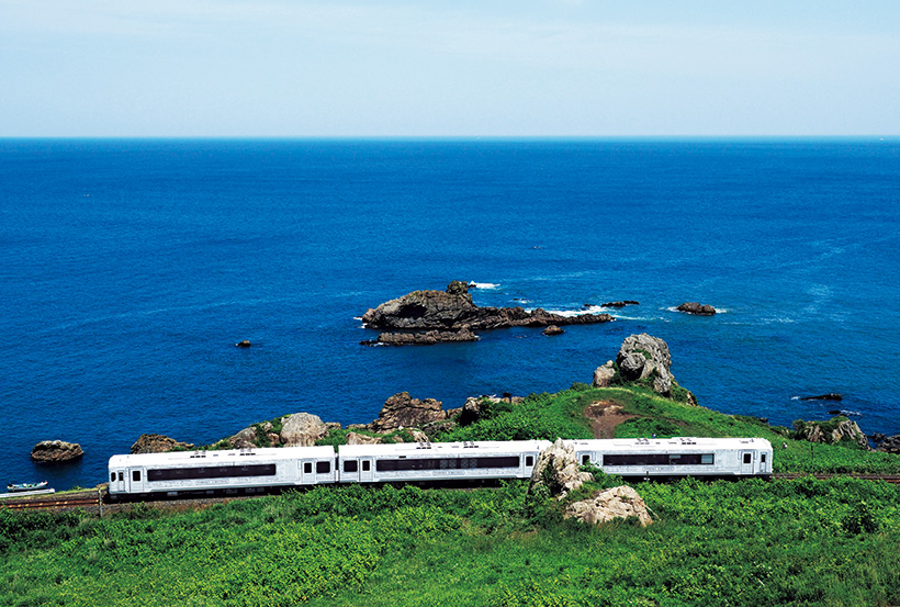 美食と絶景を満喫！風光明媚な三陸海岸を走る「東北レストラン鉄道」へ