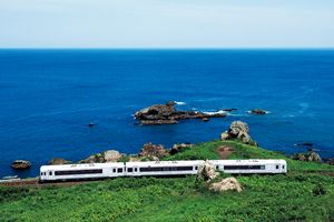 美食と絶景を満喫！風光明媚な三陸海岸を走る「東北レストラン鉄道」へ