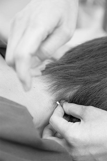 首の凝りをとって血流を改善。