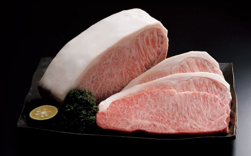 美しい霜降り、柔らかな肉質の「おおいた和牛」。