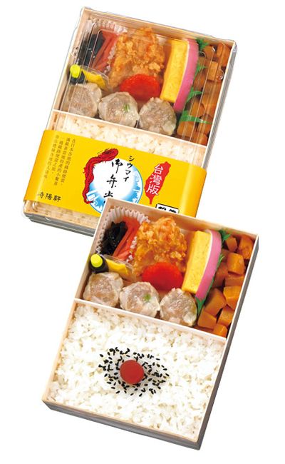 崎陽軒の台湾版「シウマイ弁当」。冷めたものを好まない台湾の方の文化に合わせて、シウマイや弁当を温かいままで提供。