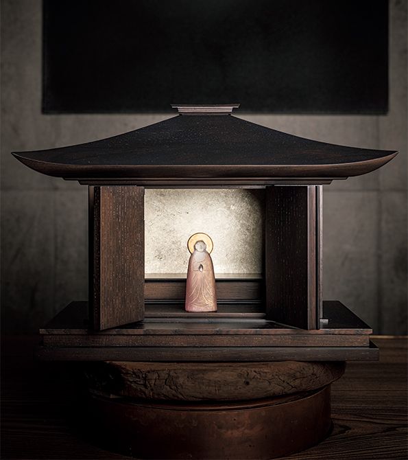 工房厨子「勝常 横型 黒褐色」34万1000円　仏像「成田 聡子 お地蔵さん 立像（色付き）」1万8700円