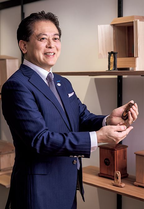 厨子の魅力を語る保志さん。