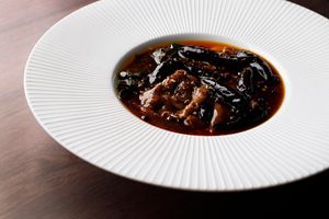 中国料理の名手とミートスペシャリストが仕掛ける、「和牛」がテーマの特別ディナー。先着16名、予約締め切り間近です！