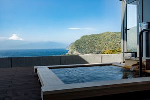 富士山と駿河湾を望む宿「富士青藍（ふじせいらん）」が西伊豆にプレオープン。全5室にプライベートサウナも完備