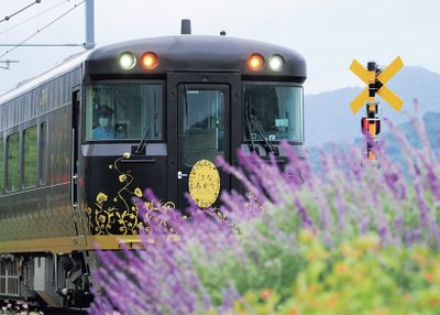 JR西日本最新の｢はなあかり｣。