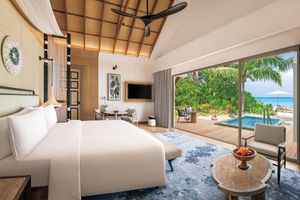 モルディブの環礁に囲まれたヴィラへ。あるがままの自然と調和する特別な滞在を