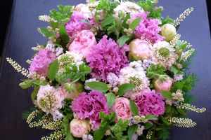 お花屋さんが最新トレンドを解説。この夏に注目したい「リシアンサス」の新品種8選