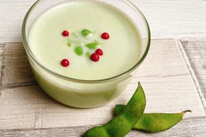 夏場の胃腸の不調におすすめしたい、旬の枝豆を使った一品〔久保奈穂実さんのおいしい漢方レシピ〕