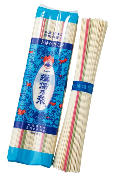 うまみ豊かなツナだれをしっかりキャッチしてくれるひやむぎで。