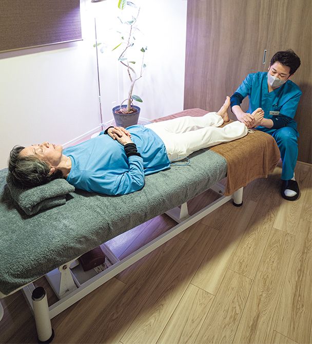 足裏ほぐしでめぐりをよくするケアを