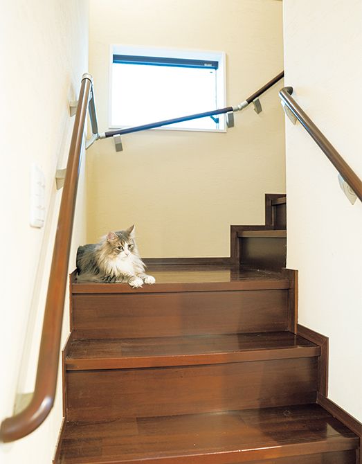 階段の手すりでケガを未然に防ぐ