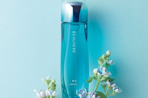 肌環境を健やかな状態に。皮膚常在菌に着目した「メナード」の薬用プレ化粧水