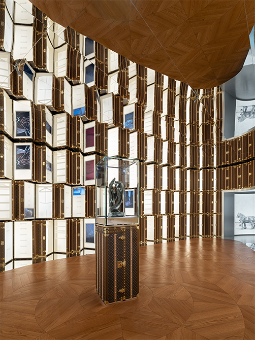 大阪・関西万博リポート】トップメゾンの世界観×アート ──注目が