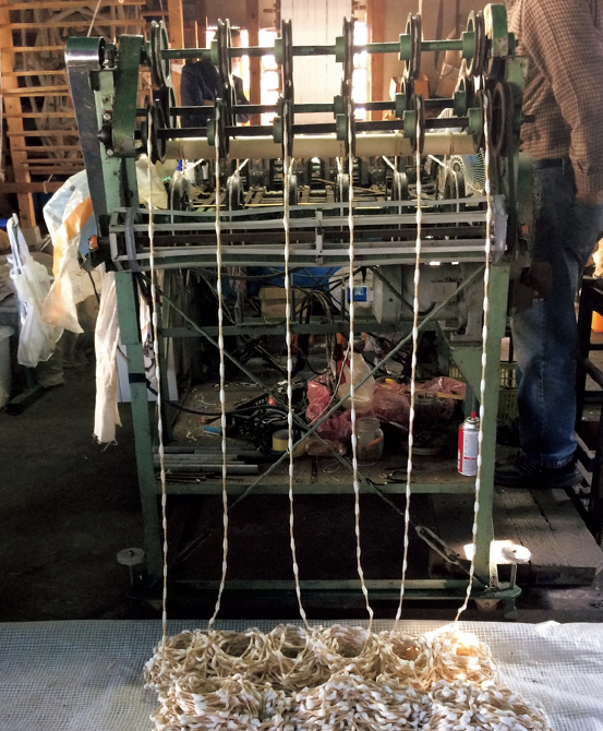 絣と染めの伝統をまとう。現代（いま）に受け継がれる手仕事の美［藍