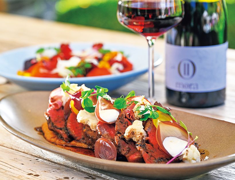 手前は牛肉のアイフィレット。