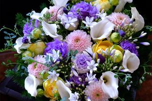 夏に贈りたい。涼やかな青花「アガパンサス」のブーケ&アレンジメント