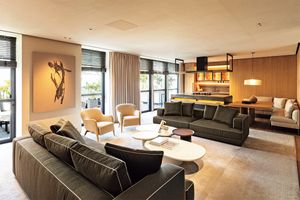 イタリア屈指の家具ブランドが、ライフスタイルを提案する東京旗艦店をオープン