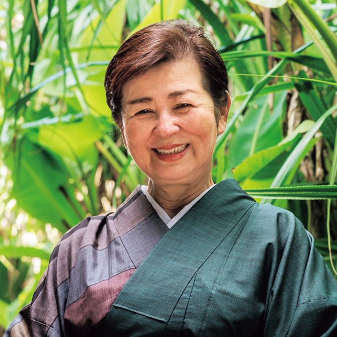 肥後勝代（ひご・かつよ）さん 「大島紬美術館」代表取締役。織元として奄美大島の伝統工芸品「大島紬」の製造販売をはじめ、美術館やリゾートホテルなど、きもの文化を継承する事業を展開する。