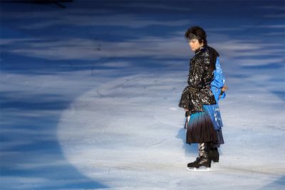 「吉備津彦」役の増田貴久さん。3月の記者会見時には「スケートはまったく滑れませんが、ローラーブレードは得意なので、その感覚を生かして頑張ります」と語っていたが、見事なスケーティングを披露。