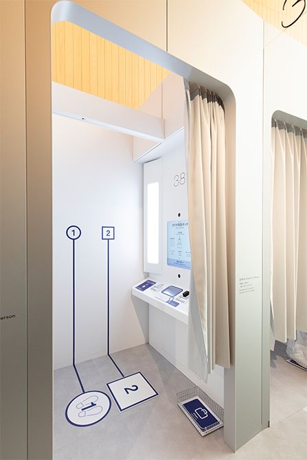 近未来を体感できる〈体計測ポッド〉。