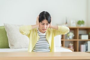 耳鳴り患者の9割が難聴を併発。“脳の興奮”が引き起こす耳鳴りのメカニズムとは