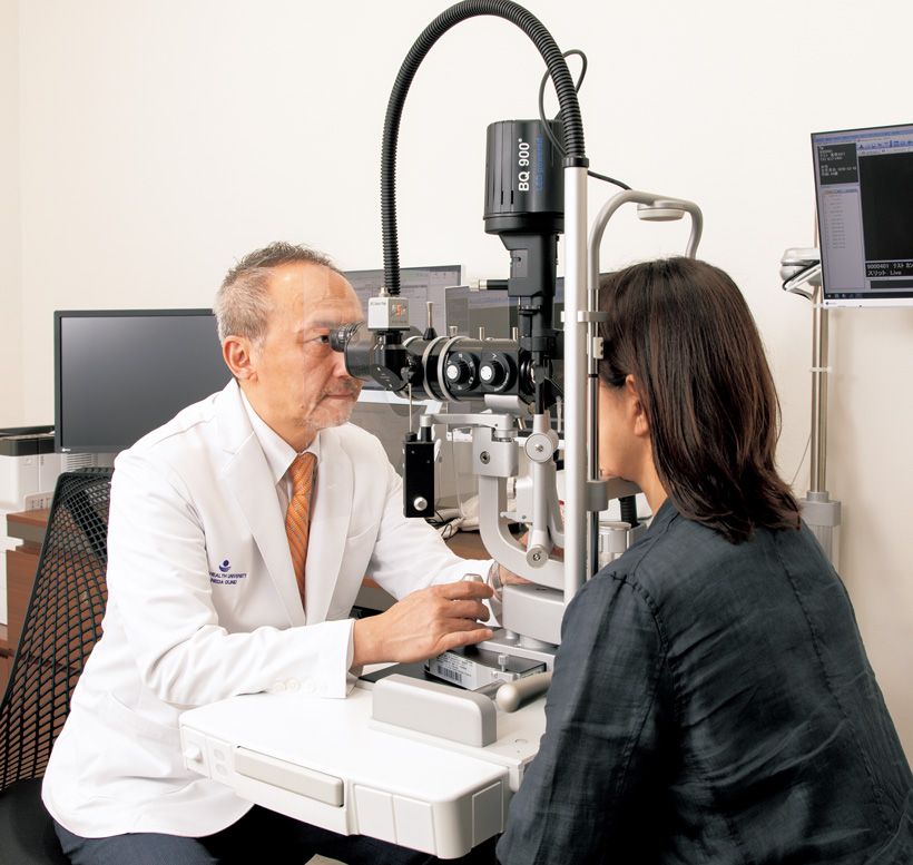 榛村院長が率いるアイセンターでは見え方の質を追求する「アイドック」を実施。活動長寿に欠かせない目の健康を守る。また、失明に至る疾患や加齢に伴う疾患が見つかった場合は再生医療を積極的に取り入れているのも大きな特徴。健診から治療までワンストップの最先端医療を提供する。