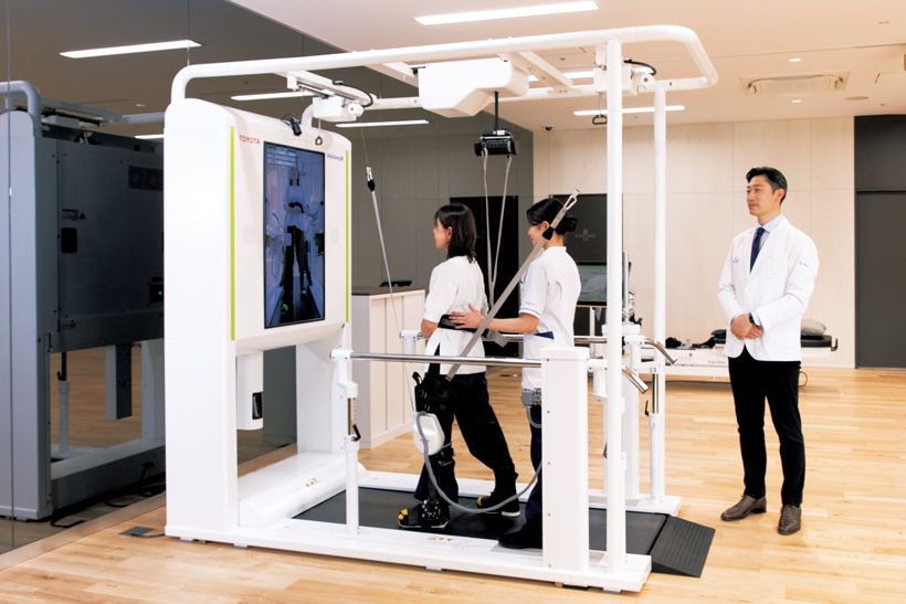 併設の先端リハビリテーションセンターでは運動機能健診を実施。運動機能が障害されたときは最先端リハビリ機器による訓練で回復をサポート。