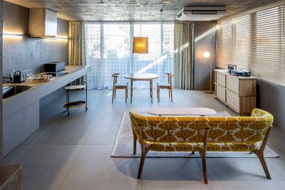 光を意味する「valo（ヴァロ）」。イエローが基調のあたたかな雰囲気。