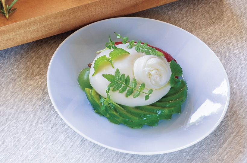 直径185×高さ25ミリ 5500円（畑萬陶苑）