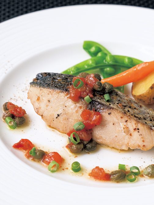 人間ドック後は東京タワーが目の前に見えるレストランで季節のコース料理を堪能できる。日常診療でレストランを利用した際の代金も銀行口座からの引き落としに。