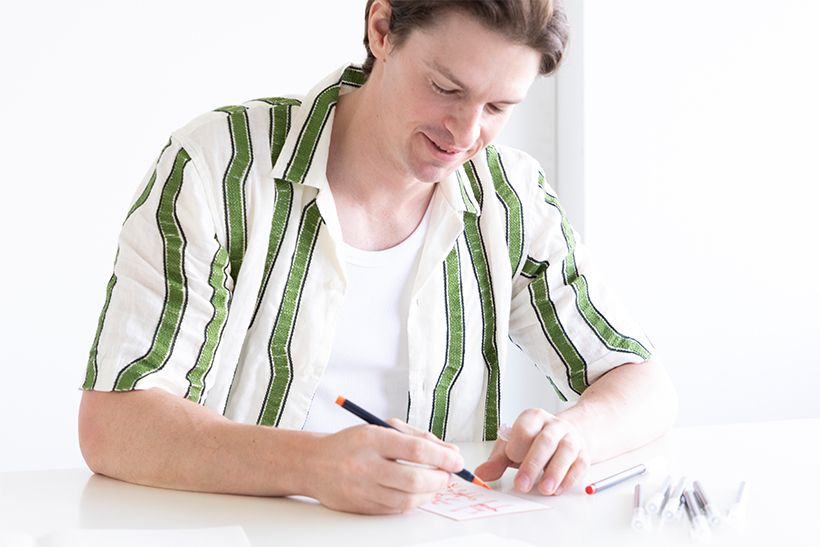 「画数の少ない文字ほどバランスが難しいですね」と村雨さん。