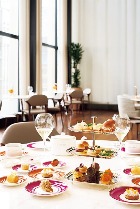 セイボリー中心のアフタヌーンティー（1万2500円～）。ニコ氏のスペシャリテをアレンジした一品やイタリア郷土料理に着想を得た10種前後のセイボリーとスイーツ4～5種が並ぶ。