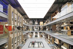 ピカソの絵画や歴史的建造物の一部も。世界屈指の博物館が「見せる収蔵庫」を公開