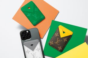 「ルイ・ヴィトン」のこだわりが随所に宿るイベント限定カラーのカードケース