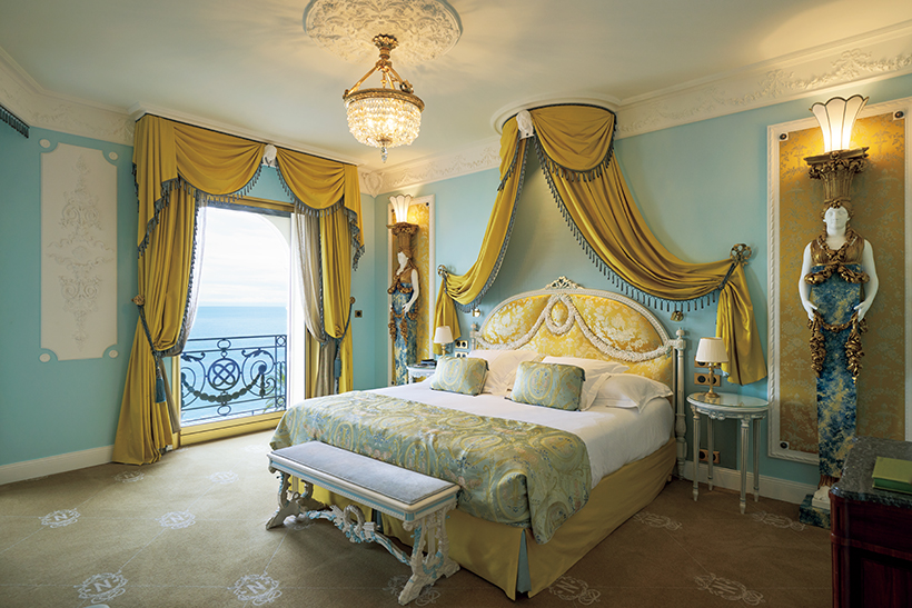 麗しき南フランスの旅。ニースの名門ホテル「ル・ネグレスコ」でアート