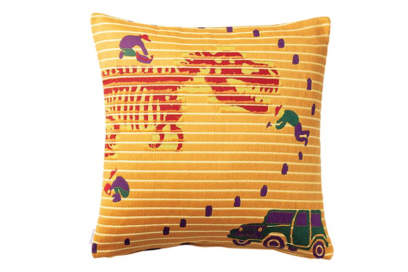 「ハックツクッションカバー」(左、45×45センチ、1万4300円)