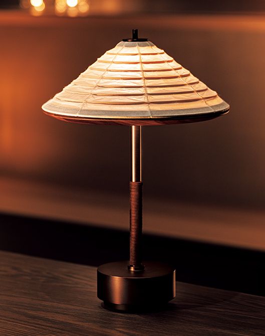 ギャラリー限定販売の「N-TL01」（高さ31×直径21.1センチ、12万1000円）