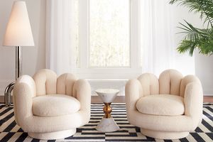 モダンとクラシックの不思議な融合。部屋の主役にしたいアートな一人掛けソファ