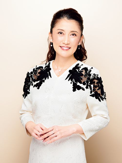 イヤリング80万3000円 ネックレス60万5000円 リング35万2000円/すべてフォーエバーマーク(カシケイ)