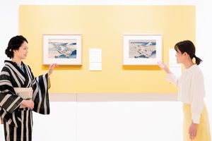二階堂ふみさんがすみだ北斎美術館で浮世絵版画の世界を堪能。自ら摺りにも挑戦